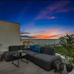 펜션 Fantastic Townhouse Near The