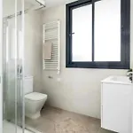 Fantastic Townhouse Near The 펜션 말라가