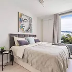 Fantastic Townhouse Near The 펜션 말라가