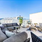 Fantastic Townhouse Near The