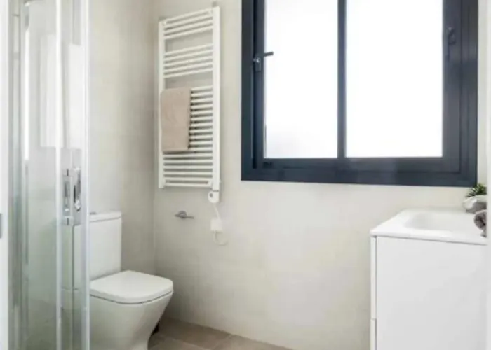 Fantastic Townhouse Near The Ferienhaus Málaga