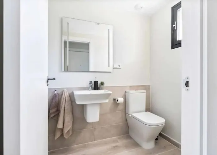 Fantastic Townhouse Near The