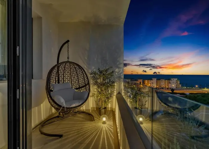 Fantastic Townhouse Near The *