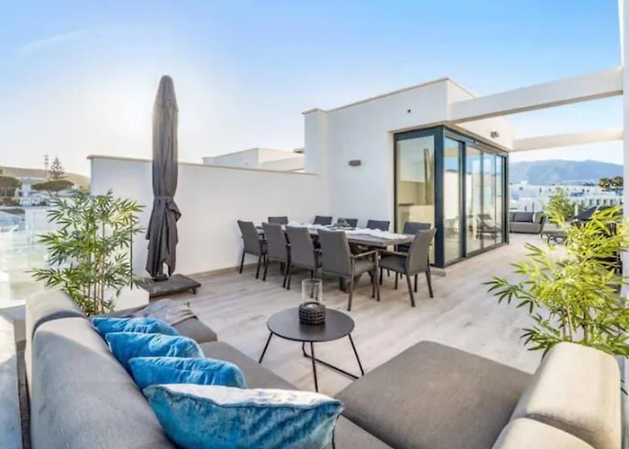 Fantastic Townhouse Near The Malaga