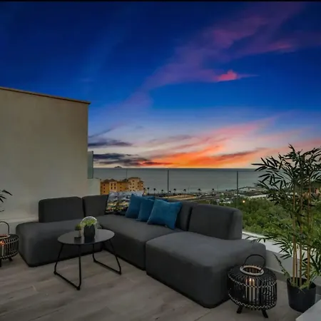 Будинок відпочинку Fantastic Townhouse Near The